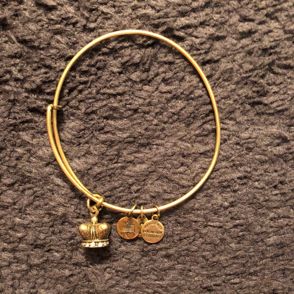 Queen Alex and ani